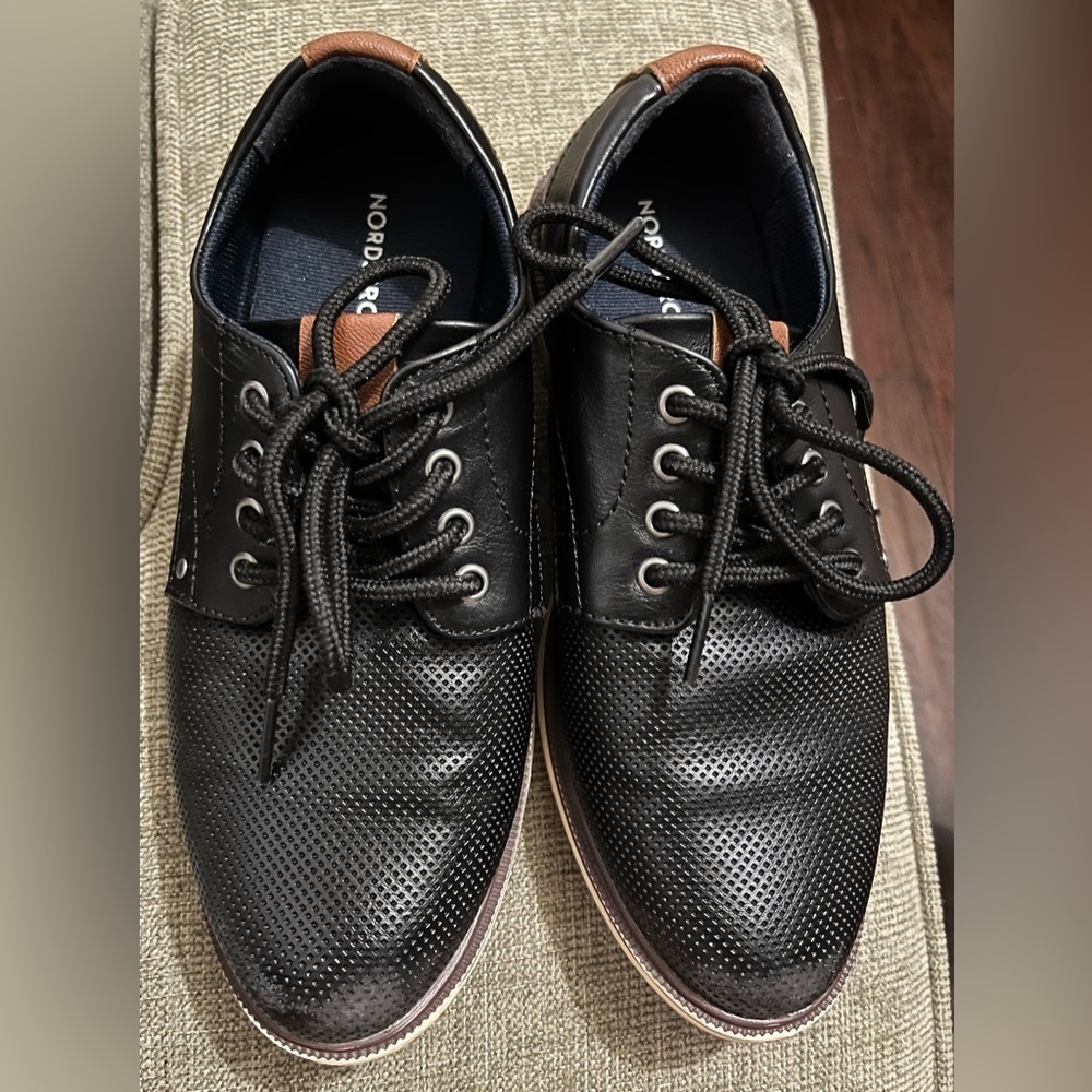 Nordstrom Kids Boys Nodorian Dress Shoe Black Kid Size 1 Used Vegan W/Sponge